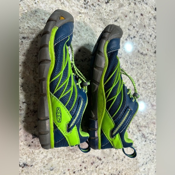 Keen Blue and Green Boys Size 1 Shoe. - Picture 3 of 5
